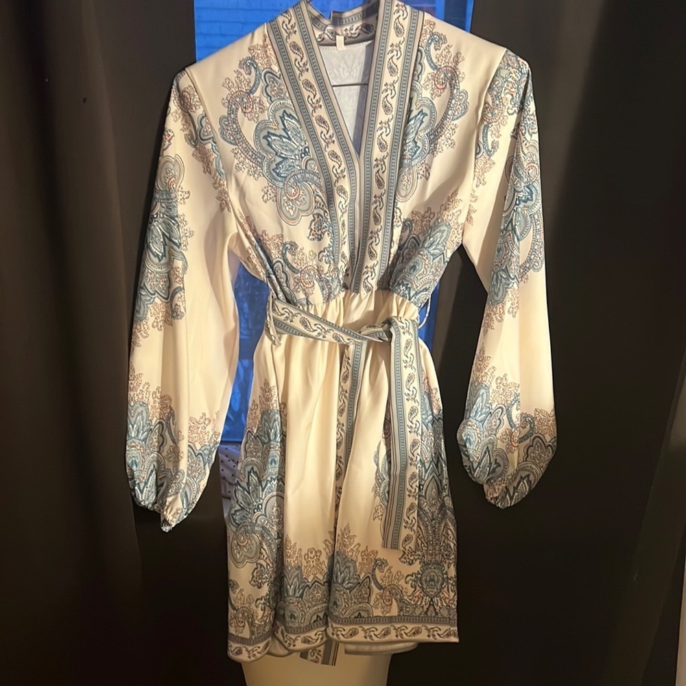 Beautiful dress size M color turquoise - Picture 2 of 4